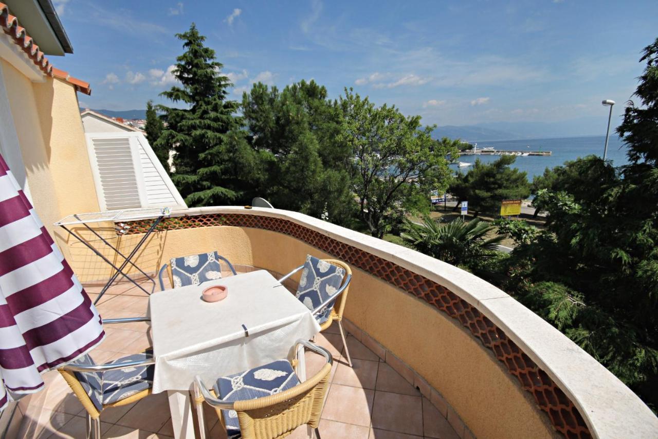 Apartments By The Sea Novi Vinodolski - 5558 Exterior foto