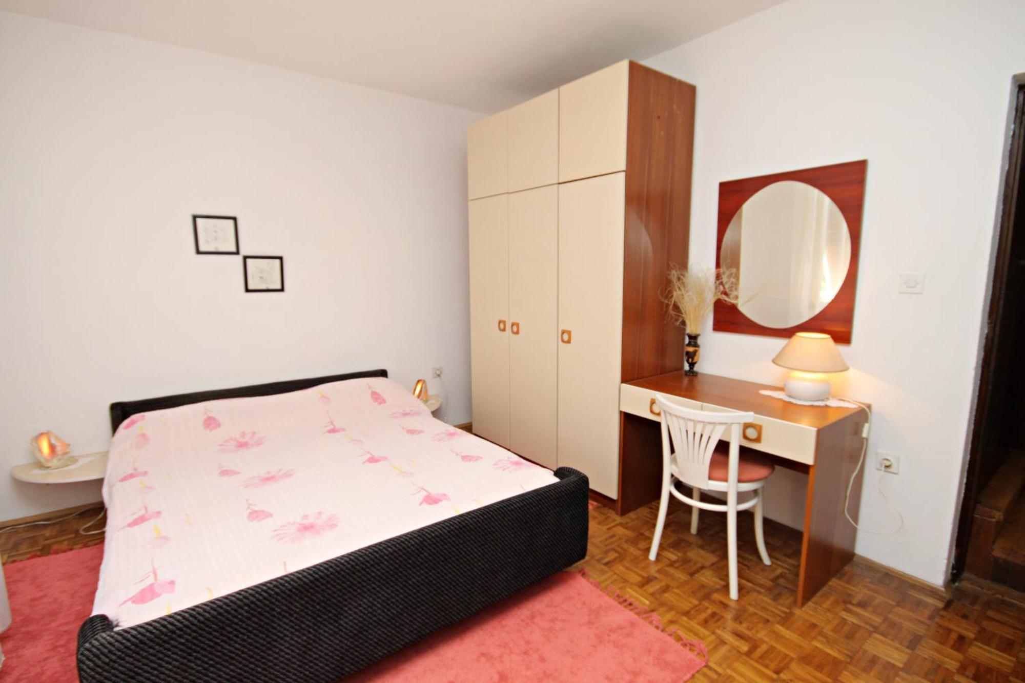 Apartments By The Sea Novi Vinodolski - 5558 Quarto foto