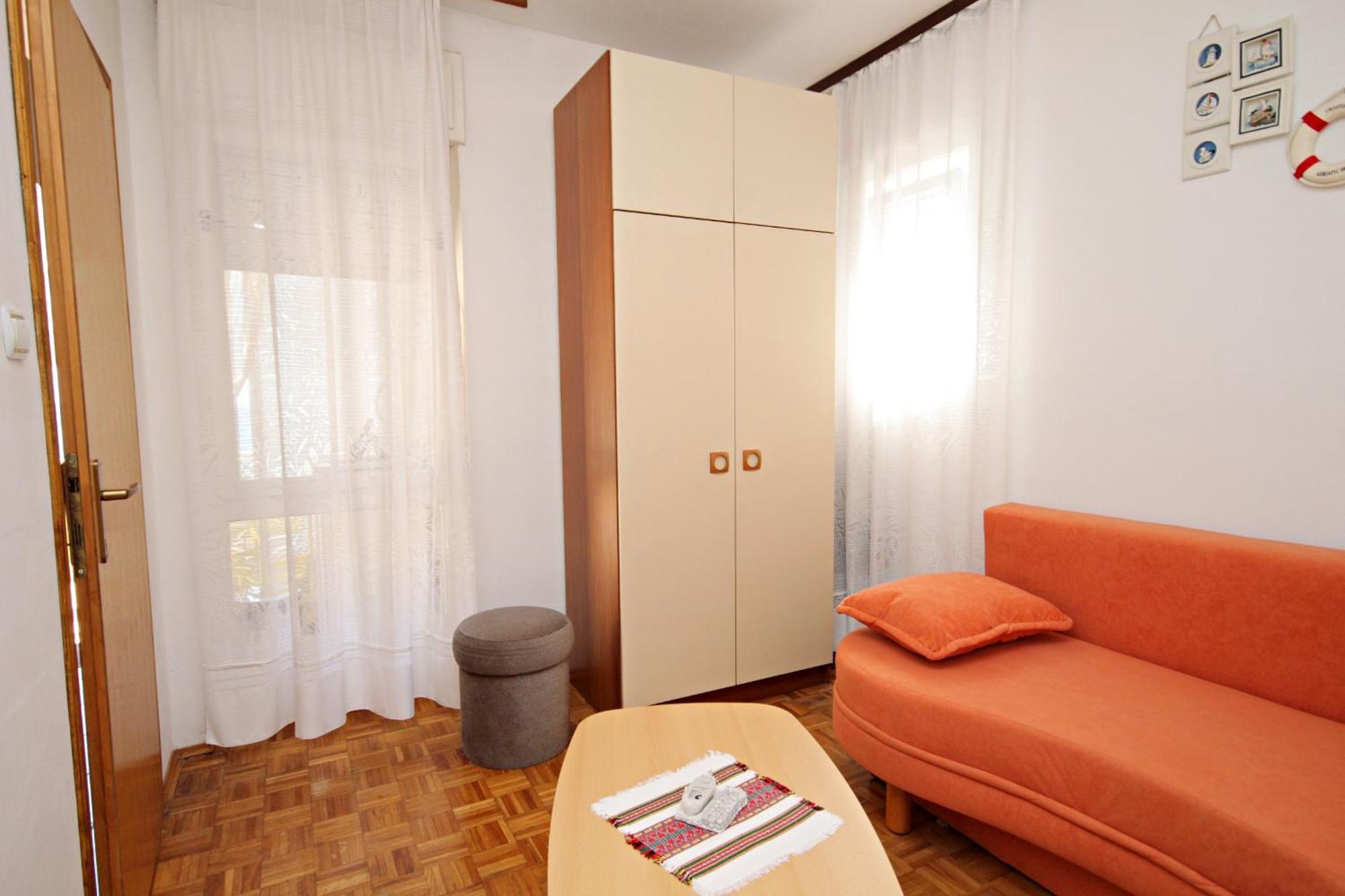 Apartments By The Sea Novi Vinodolski - 5558 Quarto foto